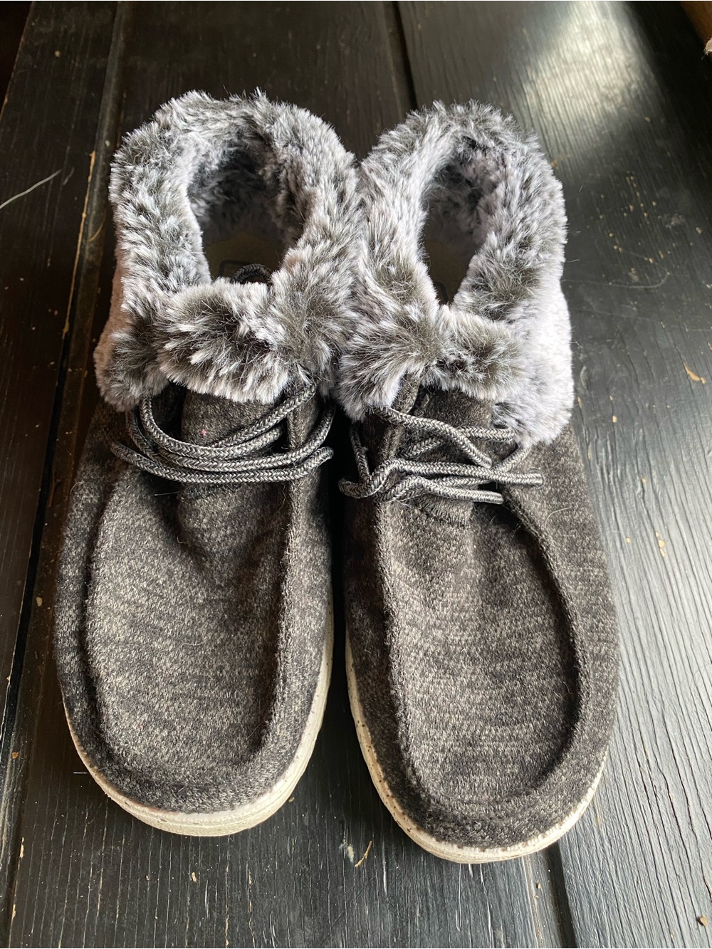 Hey Dude Women's Grey Faux-Fur Lined Casual Slippers